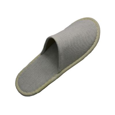 China Wholesale Custom Hotel SPA Guests SPA Home Hotel Spa Disposable Logo Embroidered Cheap Travel House White Disposable Slippers for sale