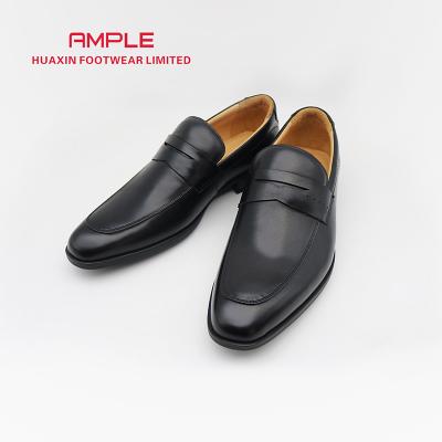 China Round Handmade Genuine Leather Walking Shoes Mens Stylish Loafer Shoes for sale