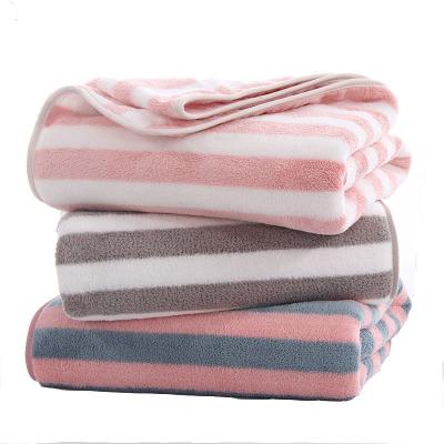 China Fabric Hotel/Spa Printed Child Safe Terry Microfiber Bath Towel Sports And Best 100% Microfiber Bath Towels for sale