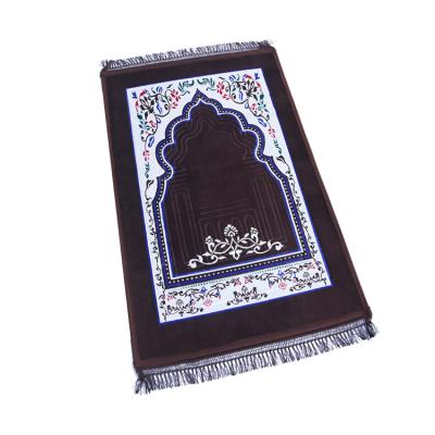 China Non-slip Bedroom Rug Embossed Prayer Mat Soft Raschel Muslim Prayer Wholesale Foldable Blanket For Kids for sale