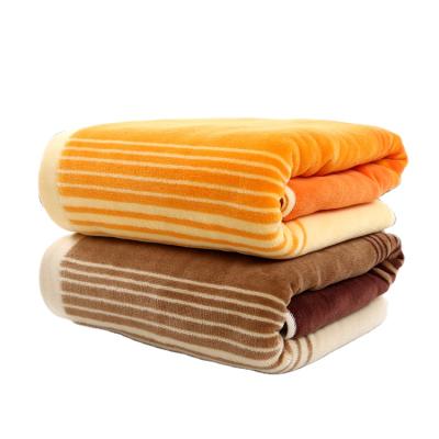 China Anti-pilling Super Soft Exting Blankets Light Color Double Fold One Side Embossed 100% Polyester Raschel Flannel Baby Blankets for sale