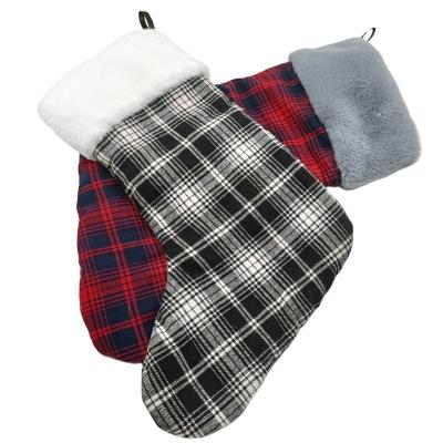 China Hotsale Eco-Friendly Christmas Ornament Christmas Stocking Black Red Ruched Flannel Black/White Checked Christmas Socks for sale