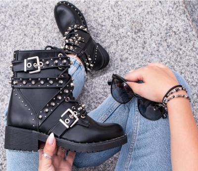 China Curvy Women Lace Up New Luck Fashion Ladies Boots With Decorations for sale