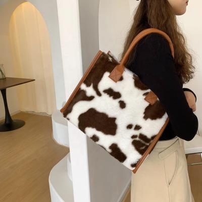 China 2021 New Lady For Armpit Faux Fur Tote Bag Vintage Fashion Leopard And Cow Pattern Women's Plush Handbag 2021 for sale