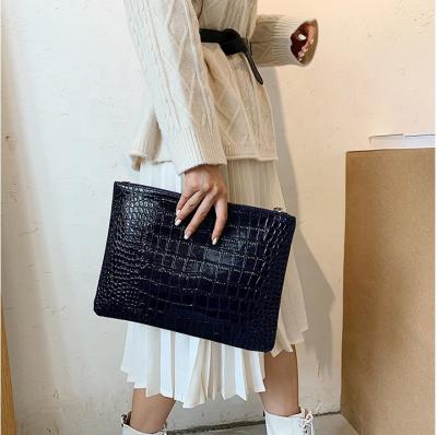 China New Fashion Envelope Crocodile Clutch Bag Oversized Stone Pattern Leather Evening Purse Handbag For Women for sale