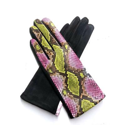 China Wholesale Women's Leather Gloves Touch Screen Winter Snakeskin Fashion Stitching Gloves for sale