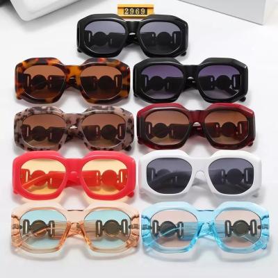 China High quality luxury 2022 factory sunglasses fashion sunglasses for women luxury men designer brand sunglasses women wholesale replica sunglasses for sale