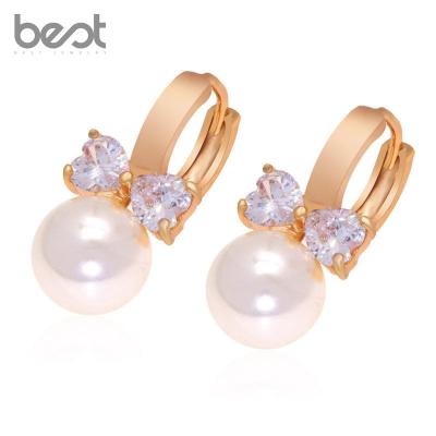 China Hot Factory Sales Modern Design Copper Huggie Earrings Freshwater Pearl Earring Zircon Pearl Circle Earring FASHIONABLE for sale