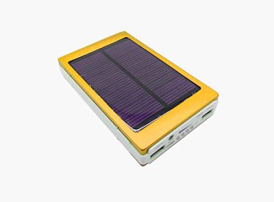 China El banco solar ultra fino 10000mAh del poder del teléfono móvil se dobla puerto de USB en venta