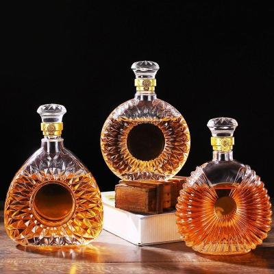 China Beverage China Manufacturer XO/Whiskey/Wine Glass Bottle With Classic Design 500ml, 700ml, 750ml for sale