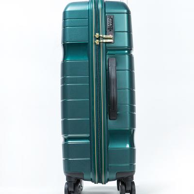 China Good Price PP Nylon 3 Pieces Luggage Set Trolley Luggage Travel Bag With 4 Wheels for sale