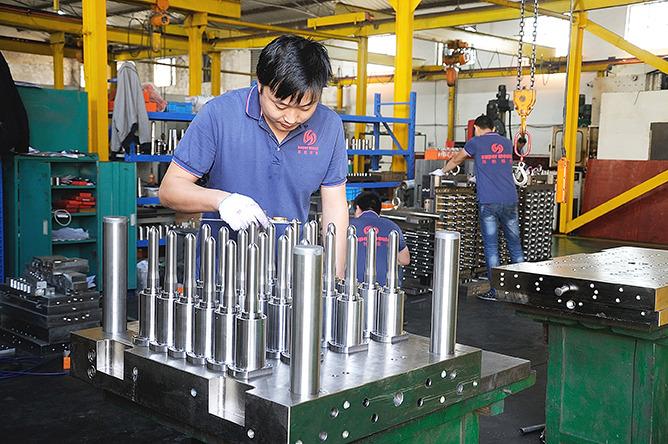 Verified China supplier - Taizhou Huangyan Super Mould Co., Ltd.