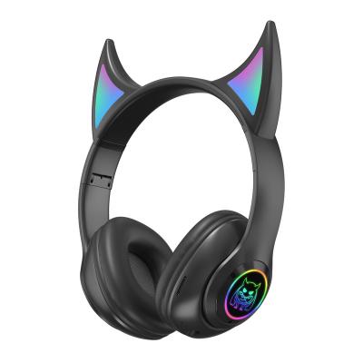 China Top Selling Earphone Game BT 5.0 Radio Earbuds Over The Ear Cat LED Music Lightweight Foldable Headset For Adult Girls Boys And Kids for sale