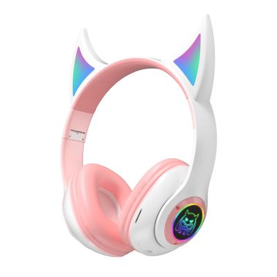 China 2022 New Earphone Game BT 5.0 Radio Earbuds Over Ear Cat LED Light Music Foldable Headset For Kids Girls Boys for sale