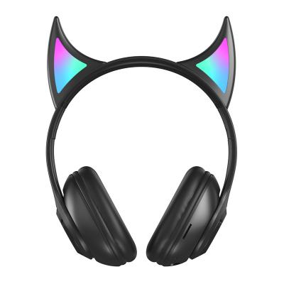 China Earphone Amazon Hit BT Game 5.0 Radio Headphones Over Ear Cat LED Light Music Foldable Headset For Kids Girls Boys Computer for sale