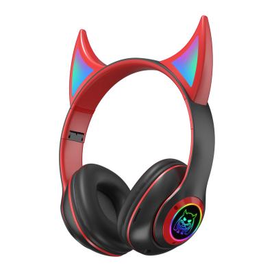 China Foldable Cat Ear Wireless BT Headset Earpiece Over Ear Wireless Headset LED Light with Microphone for Xbox PS4 PS5 Boys Girls Kids PC for sale