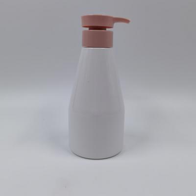 China 320ml Body Cream Plastic Cosmetic Bottles With Pink Pump Shampoo Container for sale