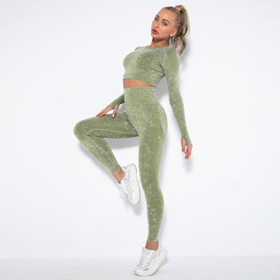 China Active Breathable Workout Wear Women Yoga Wear Women Gym Fitness Clothing Set With Long Sleeve Crop Top And Gaiters for sale