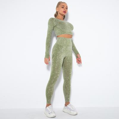 China Active Breathable Workout Wear Women Yoga Wear Women Gym Fitness Clothing Set With Long Sleeve Crop Top And Gaiters for sale