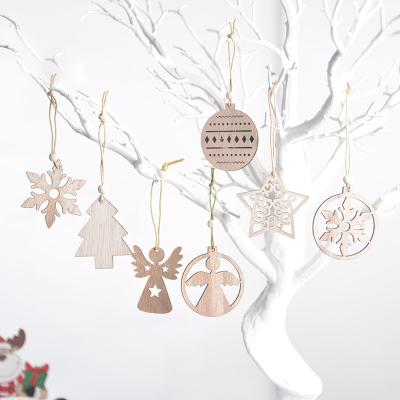 China Woodiness Hollowed Christmas Pendant Decorations Boxed Wooden Christmas Snowflake Pendant for sale