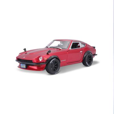 China Vintage 1/18 Diecast Toy Maisto Diecast Alloy Model Cars Die Cast Car Model Toy For Kid Toy Gift Collection for sale