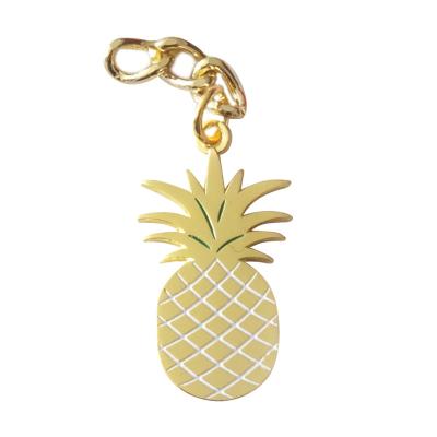 China Pineapple Gold Custom Shape Mini Promotional Gift Gold Metal Fruit Key Chain for sale