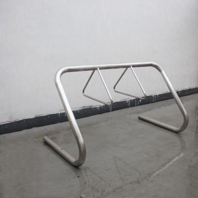 Cina 316 Stainless Steel Bike Rack Dia60*3 Steel Tube Frame Dia20 Round Steel Bar Racks 2 Triangoli in vendita