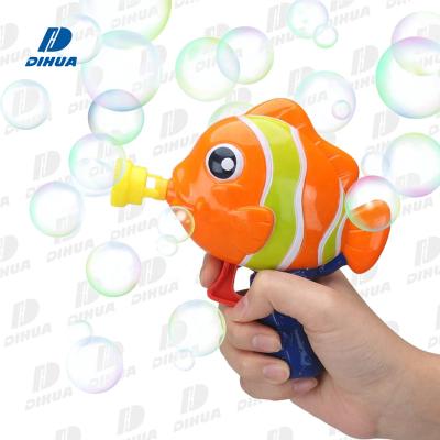 China Friction Power Clownfish Bubble Gun for Kids Manual Soap Water, Dip and Blow Bubble Gun Toy for Party Activity Pretend Play and teach it for sale