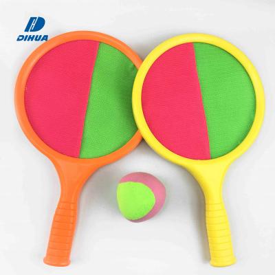 China Colorful Sport Game Toys Ball Game Sticky Toss And Hook Game Set Paddle Hook Ball Racket Set Throwing Set Disc Paddle for sale