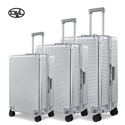 China Practical Durable Square PC Travel Trolley Suitcase Aluminum Luggage Set With Transparent Cover for sale