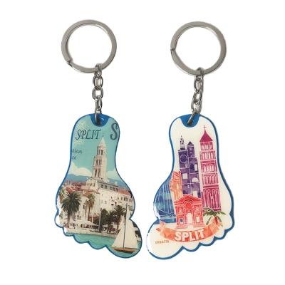 China Croatian Keychain Epoxy Hand Painted Croatian Wooden Art Keychain Promotion Gift Maker Croatia Souvenir for sale