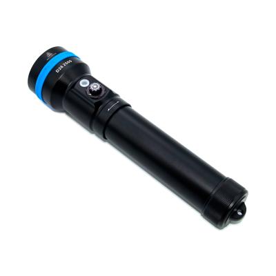 China XTAR latest dive flashlight up to 2500 lumens D26 2500 26650x2 dive torch for sale