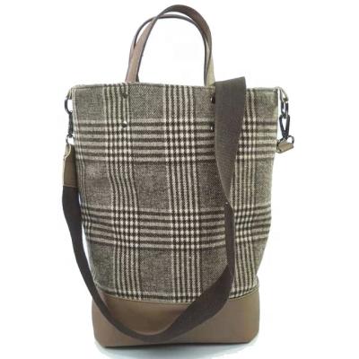 China Custom Eco-Friendly 100% Natural Cotton Plaid Shoulder Messenger Pocket Cotton Wool Tote Bag for sale