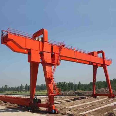 China Quayside Portal Gantry Crane To Lift Shipping Container 40FT 20FT Large Span for sale