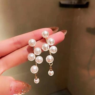 China FASHIONABLE 925 Silver Needle Long Pearl Tassel Earring Grape String Tassel Earrings Gold Plated Pearl Earrings For Women for sale