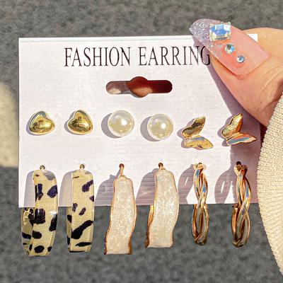 China Trendy Trendy Gold Butterfly Pearl Circle Earrings Jewelry Gifts Leopard Acrylic Resin Circle Earrings Set For Women for sale