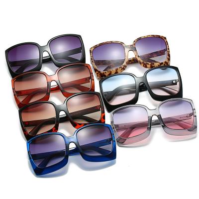 China 2021 Rectangle Fashion Big Frame Sunglasses Shiny Real Color Movie Sun Glasses For Women CCG1130 for sale