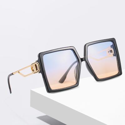 China 2021 Hot Square Fashion Square D Sunglasses Unique Women's Square Shades Sunglasses CCG1186 New for sale