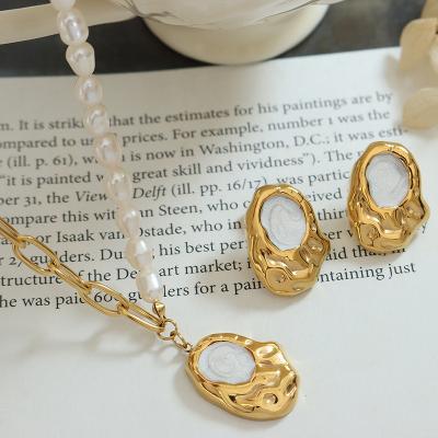 China FASHIONABLE French Elegant Oil Enamel Temperament Personality Fashion Necklace Jewelry Set Irregular Pendant Irregular Bracelet Women for sale