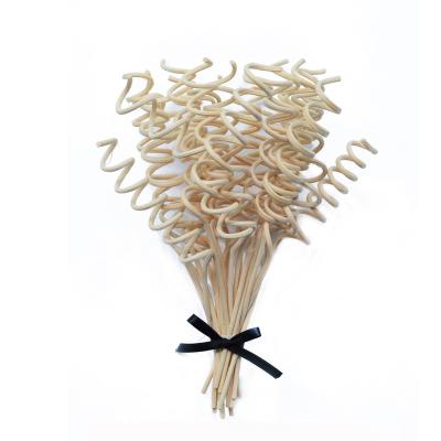 China Colorful Reed Sticks Curly Shape Air Freshener Rattan Oil Diffuser Stick Viable High Quality Wavy Rattan Sticks for sale