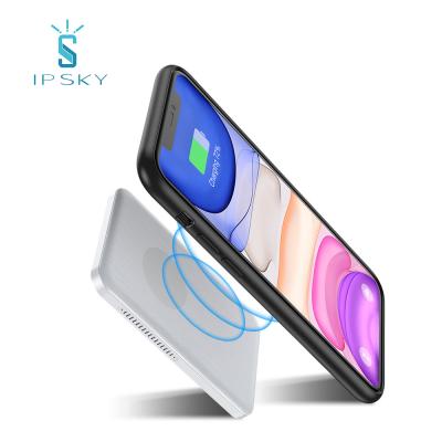 China Can self-adhesive the place the correct charging keep OEM fast charging custom logo mini IPSKY mobile magnetic powerbank wireless portable charger for sale