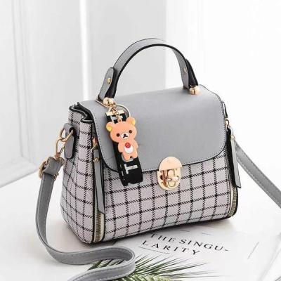 China Famous Designer Handbags Brands Lattice Bear Shoulder Flap Designer Handbags Casual Crossbody Bag Ladies Luxury Handbags for sale