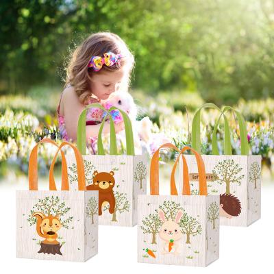 China Xindeli WFF017 Recyclable Woodland Animals Nonwoven Bags With Handles Candy Tote Gift Bags For Forest Kids Birthday Party Supplies for sale