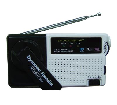 China Compact Hot Crank Dynamo AM/FM Radio With LED Flashlight And Cell Phone Charging for sale