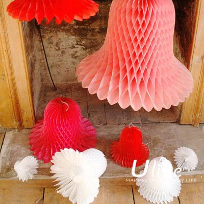 China 2013 New Europe Christmas Cloth Honeycomb Bell Ball Christmas Decoration Round Paper Honeycomb Ball for sale