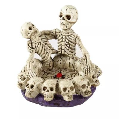 China Retro Halloween ashtray home decoration Crafts Antique Personalized Business Gift resin skulls ashtray for sale