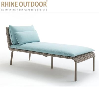 China Modern New Products Outdoor Furniture Beach Lounger Sun Sofa Rattan Bed for sale