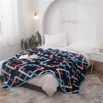 China Custom Soft New Fashion Blanket Folded Cute Printing Warm Newborn Comforter Blanket For Baby Winter for sale