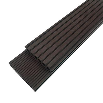 China Weather Resistant Outdoor Patio Composite Decking 140mm X 25mm for sale