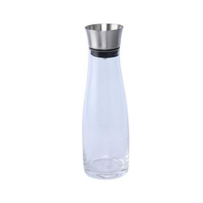 China Sustainable Classic Clear Glass 1050ml Jug With Lid Glass Plastic Water Jug for sale